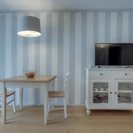 Apartment Rambaldi In Casa Nr 6 With Shared Terrace *