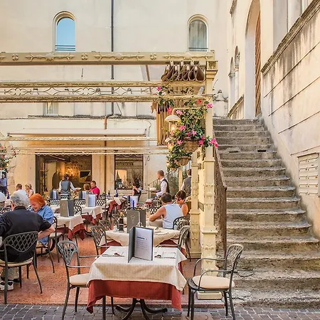 Apartment Rambaldi In Casa Nr 6 With Shared Terrace *